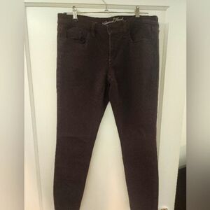 Universal Thread Jeans Maroon Stretch Mid Rise Skinny Denim Size 6/28 EUC